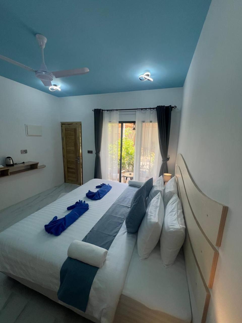 Infinity Beach Dhigurah Dhigurah  Exterior photo